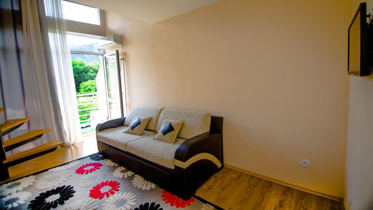 Hotel Borjomi Aisi ภายนอก รูปภาพ