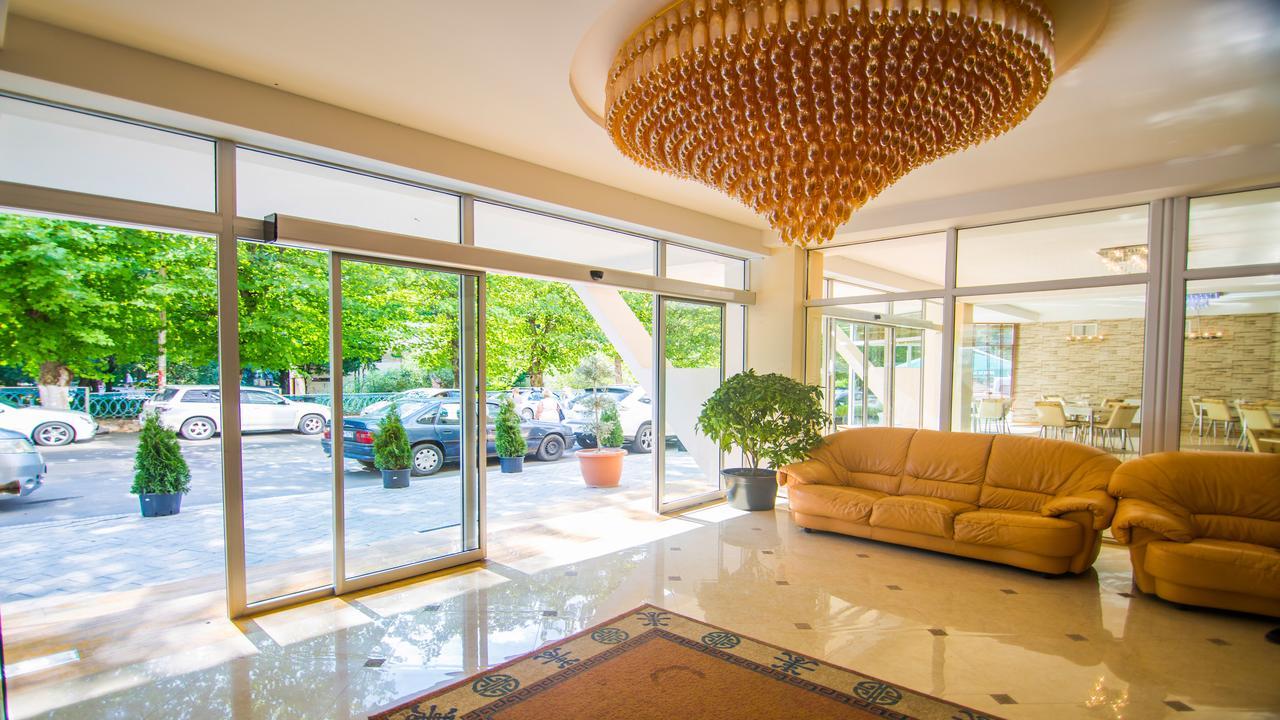 Hotel Borjomi Aisi ภายนอก รูปภาพ